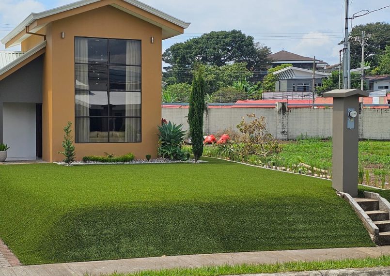 Lawn & Landscape Turf
