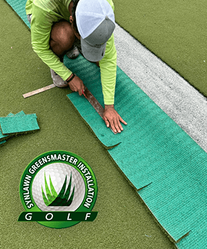 People installing a SYNLawn putting green