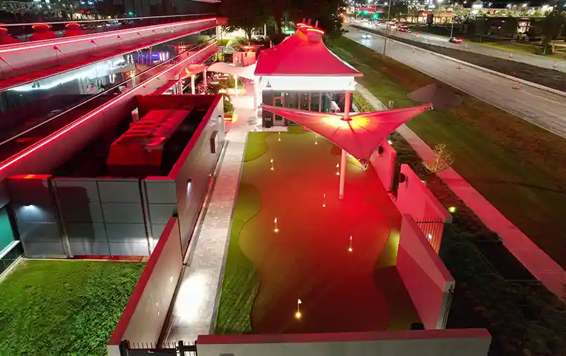 image of Kompass Pavilion conference and retreat putting green