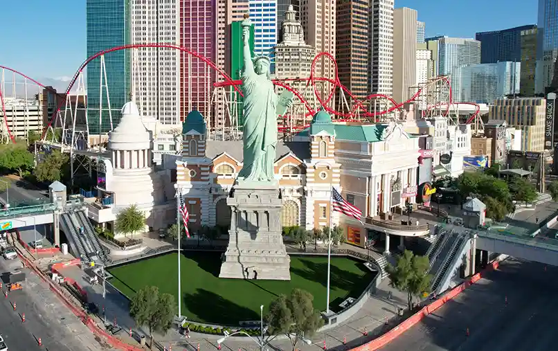 image of the statue of liberty in new york las vegas