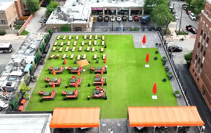 image of Lakeshore Sports & Fitness Club Member Rooftop
