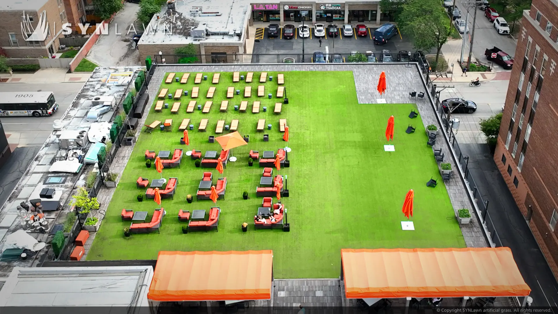 image of Lakeshore Sports and Fitness Club Rooftop with SYNLawn artificial grass in Chicago Illinois