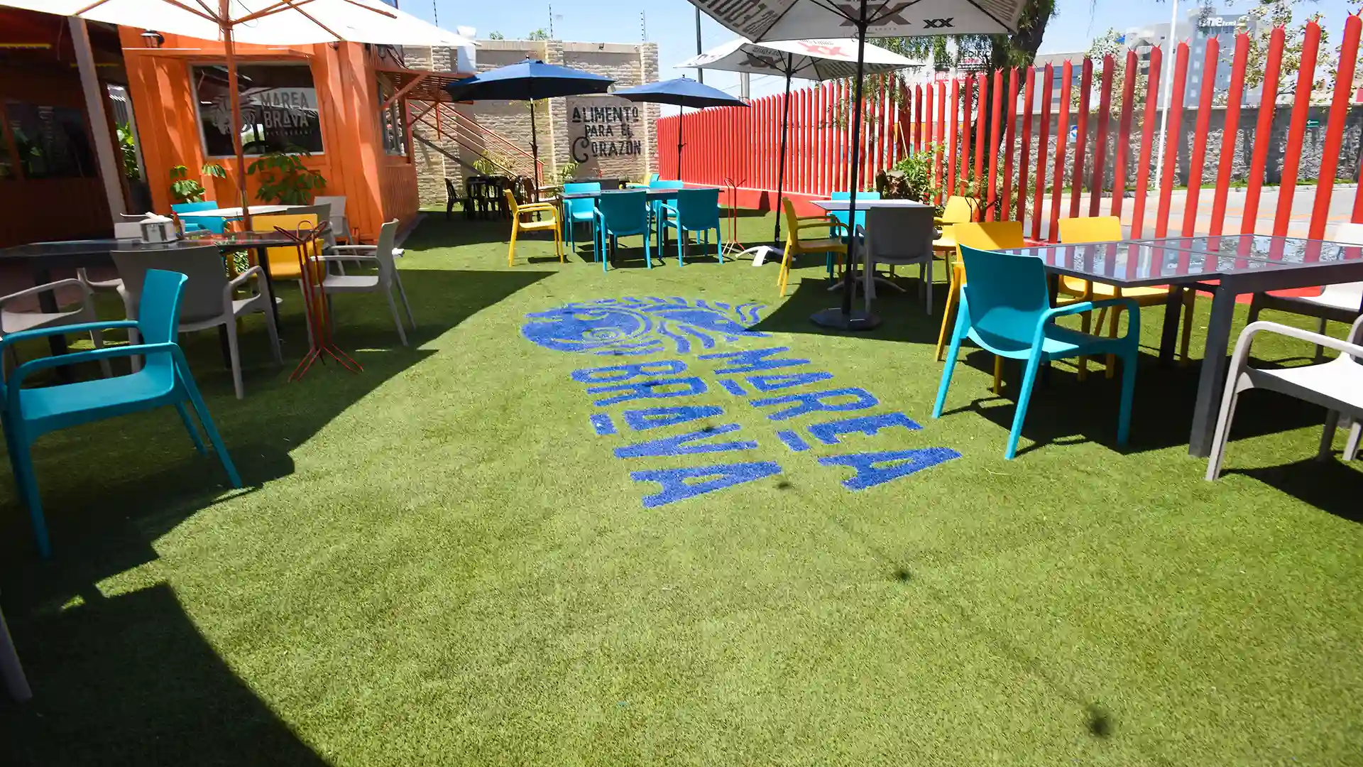 image of SYNLawn artificial grass at Marea Brava restaurant León Guanajuato México