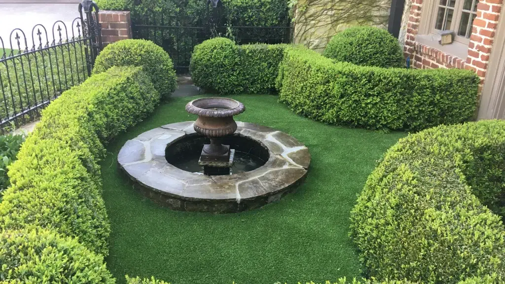 Best Artificial Grass Ideas for Small Backyards - SYNLawn